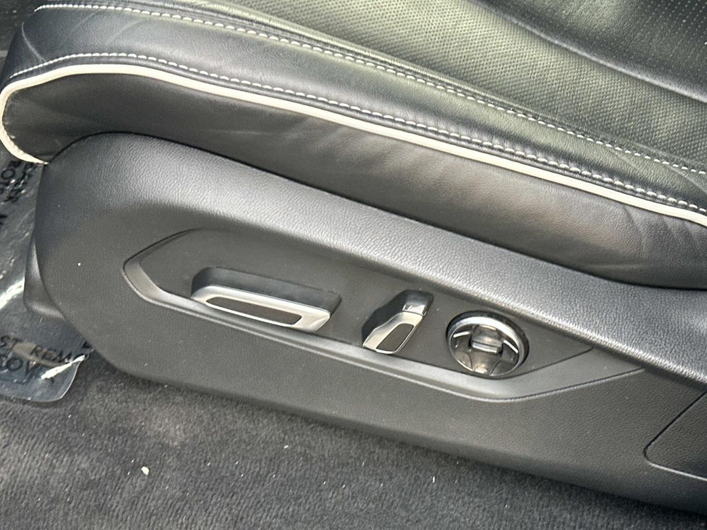 Thumbnail: 2022 Acura MDX - 30