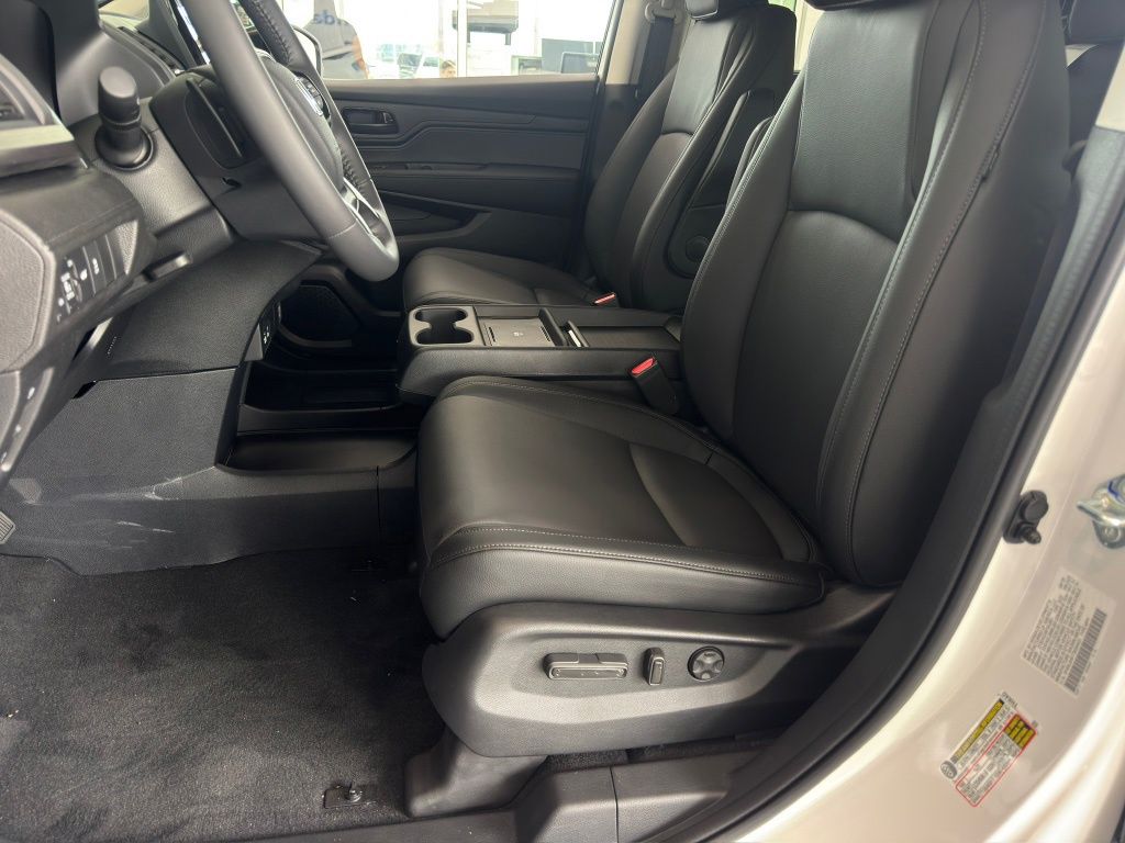 2026 Honda Odyssey EX-L White at Community Honda