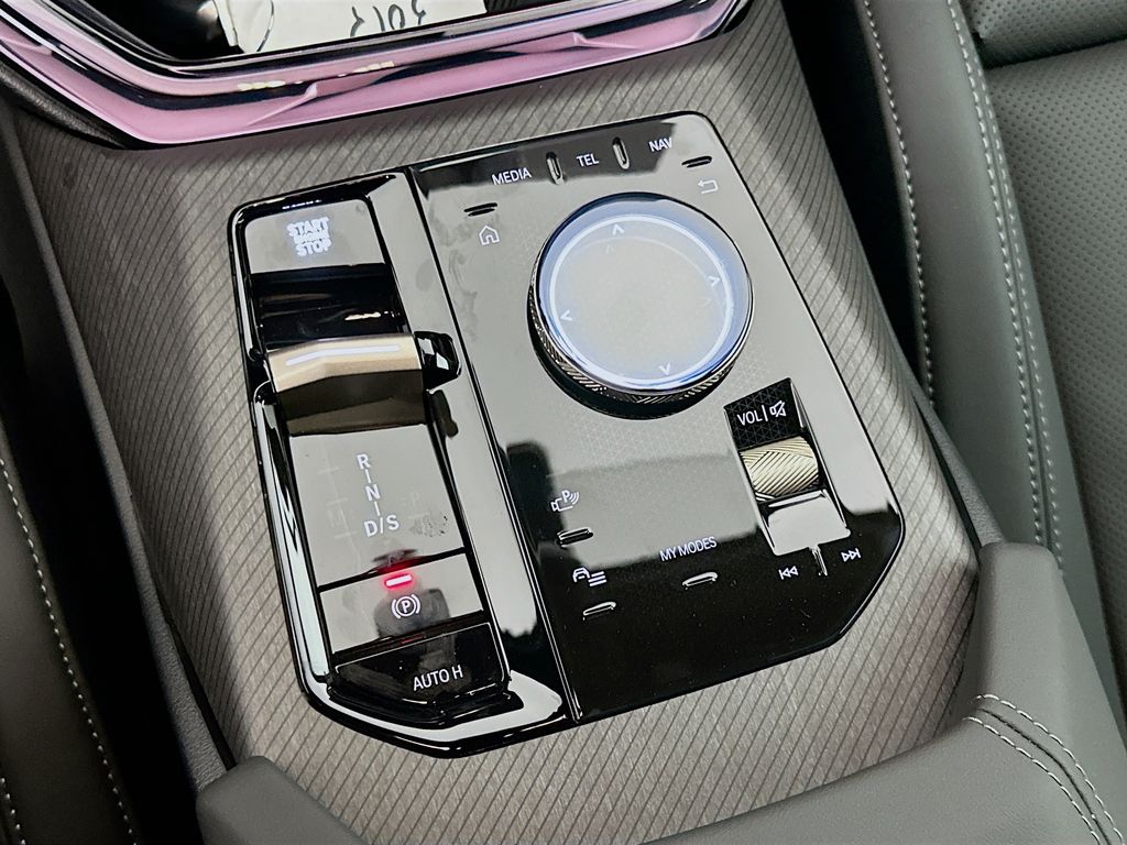 Thumbnail: 2025 BMW X3 - 15