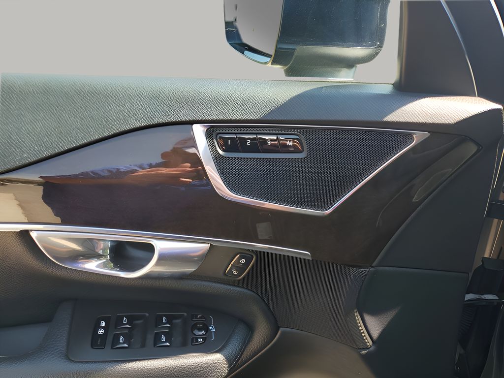 Used Car 2017 Volvo Xc90  T5 Momentum For Sale Under $20,000 In Austin, Texas