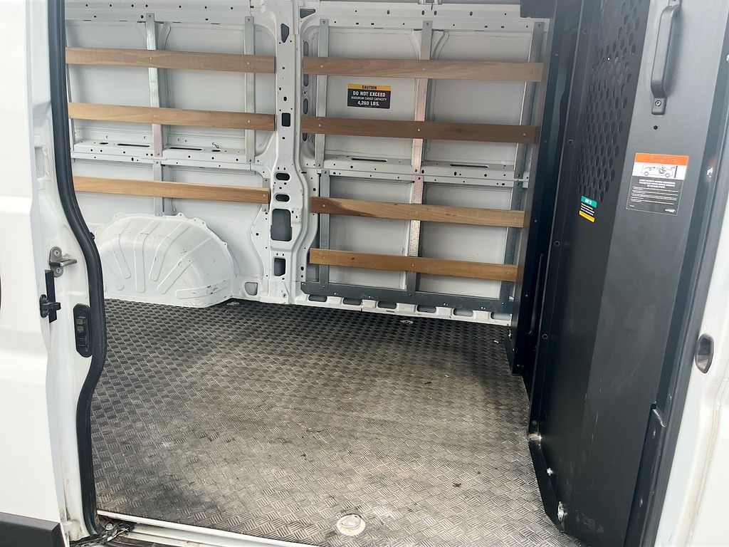 Used 2025 White Ram Base image 24