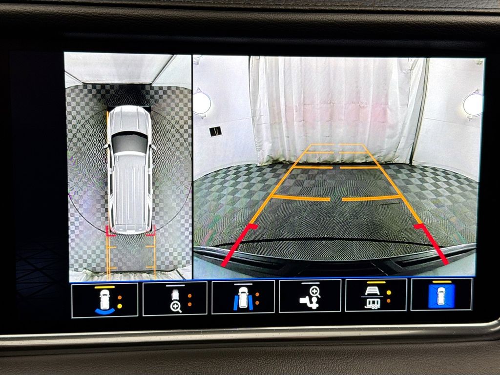 Thumbnail: 2022 GMC Yukon - 15