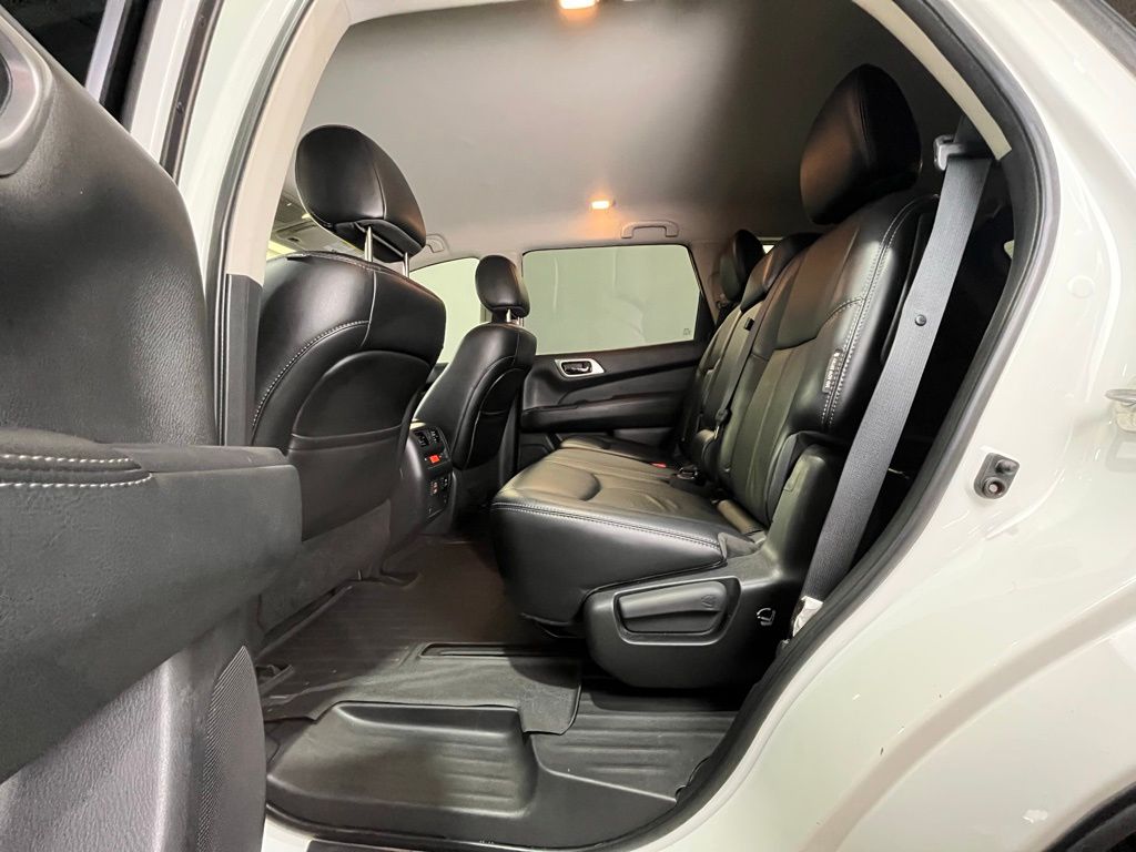 2018 Nissan Pathfinder SL
