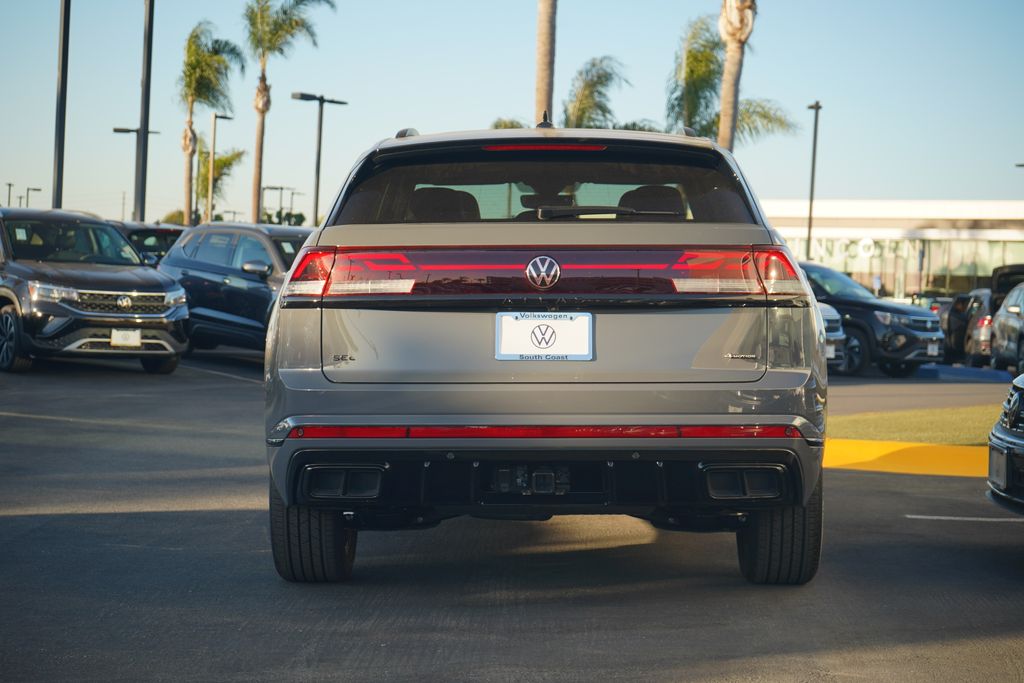 2025 Volkswagen Atlas Cross Sport 2.0T SEL R-Line 4