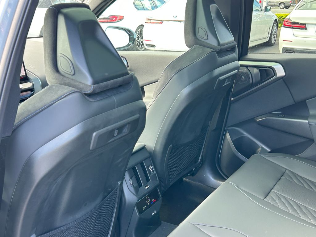 2025 BMW X3 3.0i 32