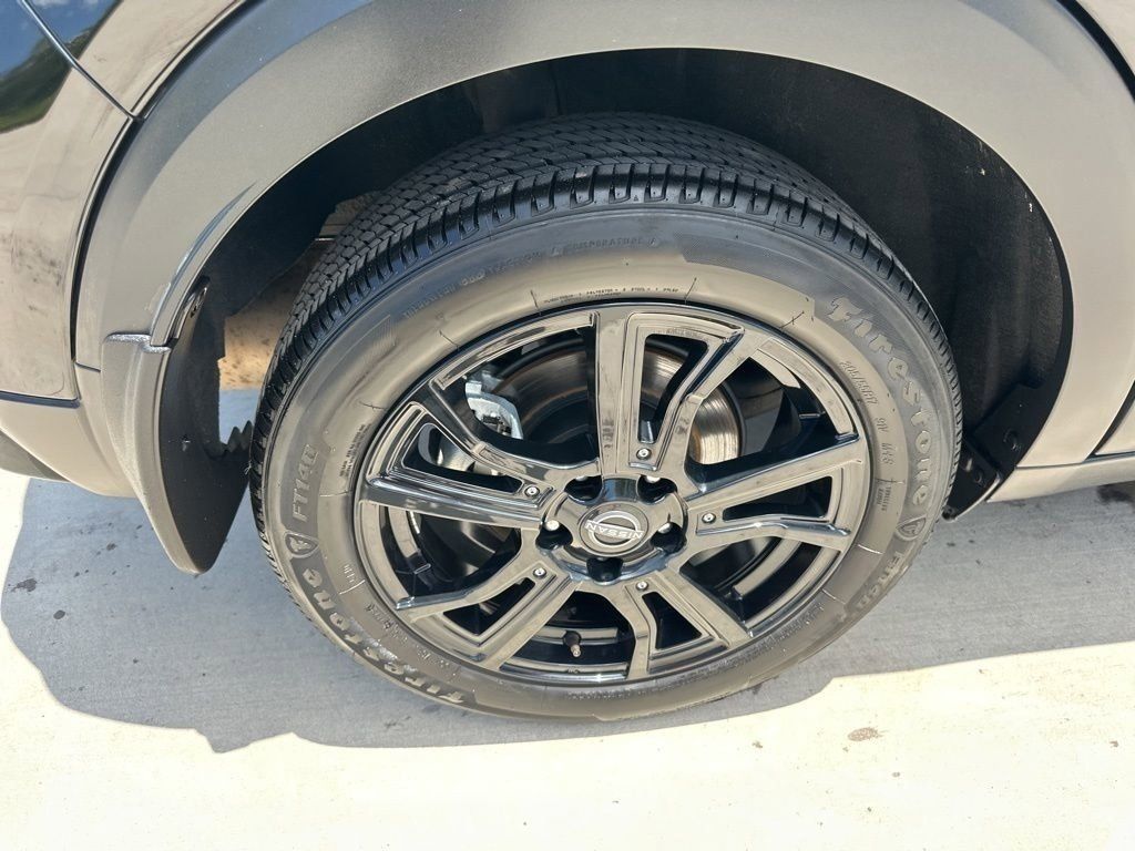2023 Super Black Nissan Kicks SR FWD SUV