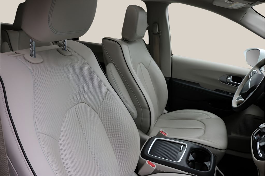 Used Car 2018 Chrysler Pacifica Hybrid  Limited For Sale Under $20,000 In Austin, Texas