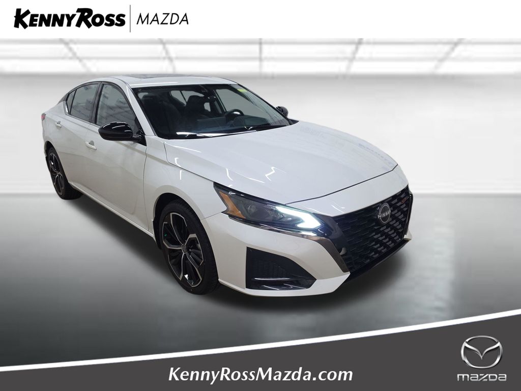 Pearl White Tricoat 2024 Nissan Altima Sedan All-Wheel Drive Continuously Variable Transmission