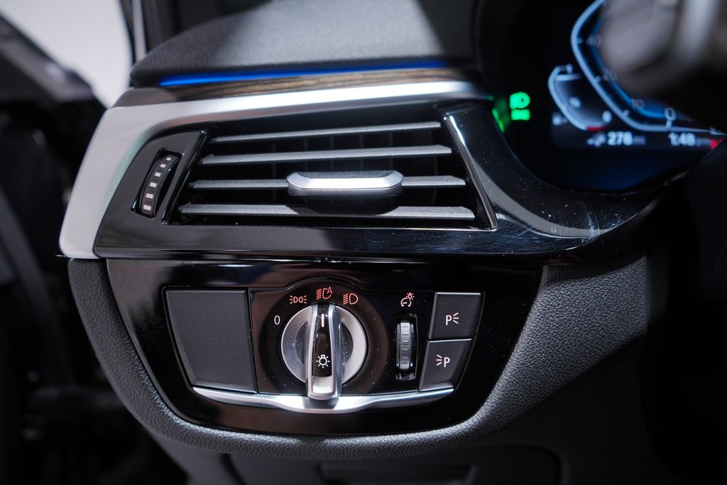 Thumbnail: 2023 BMW 5 Series - 19