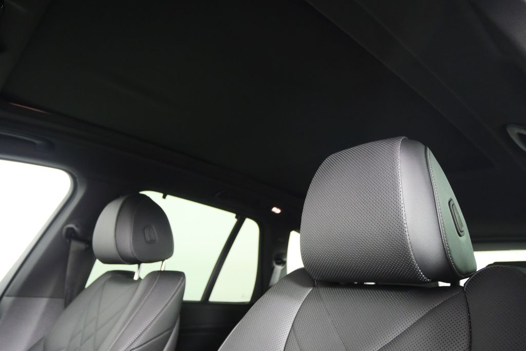 2026 BMW X5 xDrive50e 11