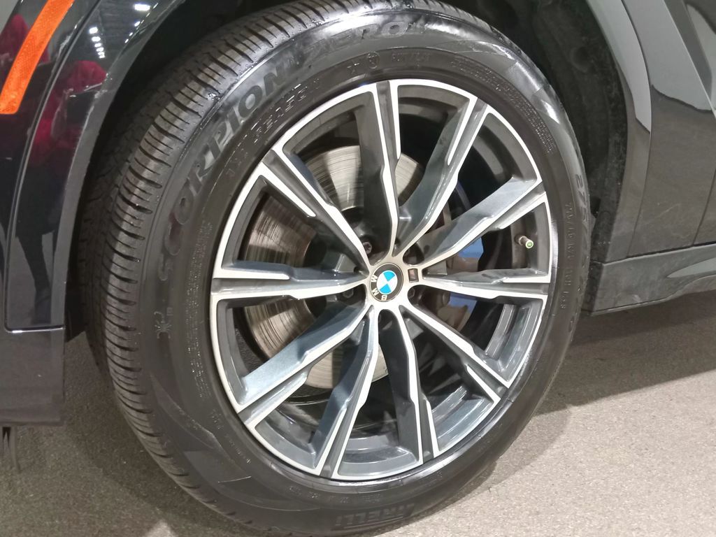 2023 BMW X6 xDrive40i