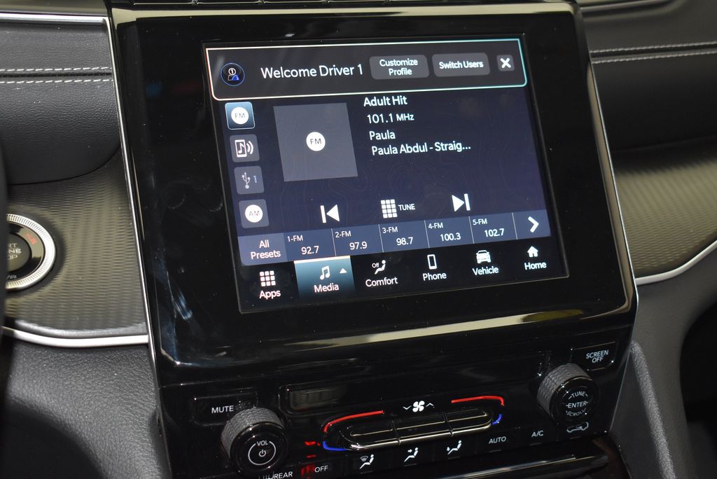 Thumbnail: 2023 Jeep Grand Cherokee - 17