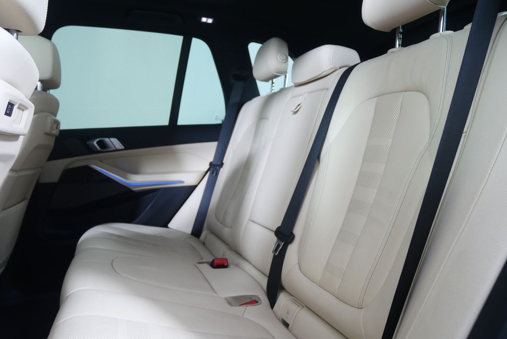 Thumbnail: 2021 BMW X5 - 15