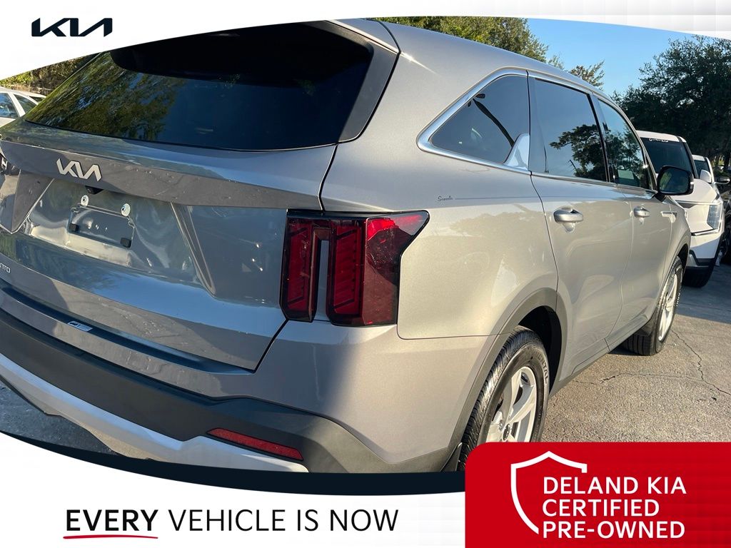 2024 Kia Sorento LX - Photo 7
