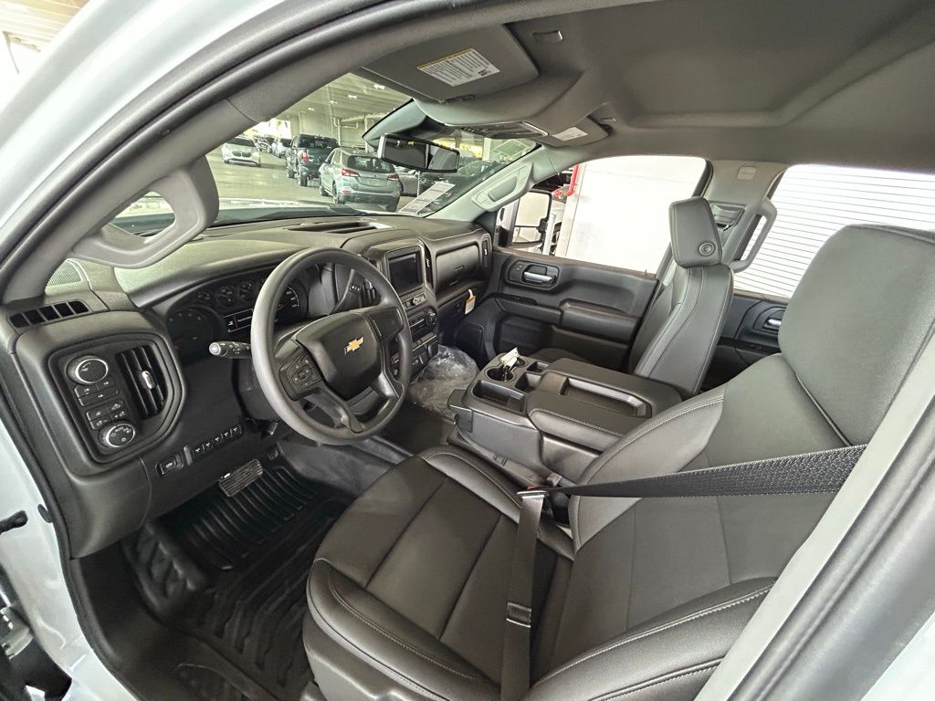 New 2026 Summit White Chevrolet Work Truck image 33