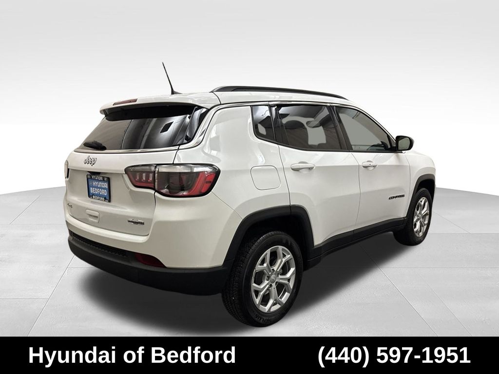 2024 Jeep Compass Latitude - Image 5