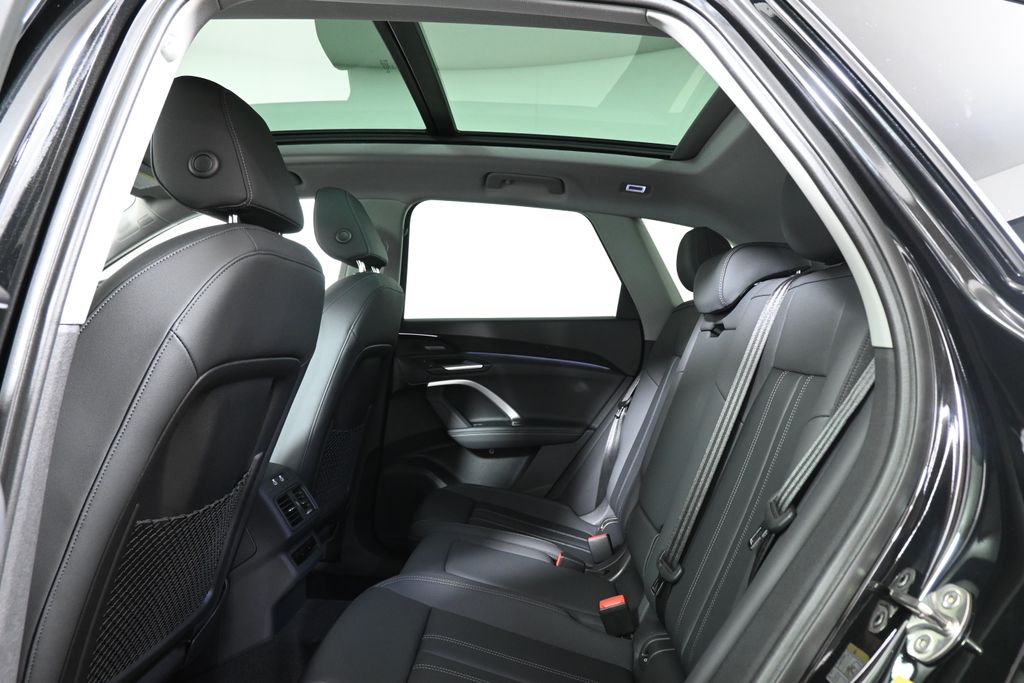 Thumbnail: 2025 Audi Q5 - 29