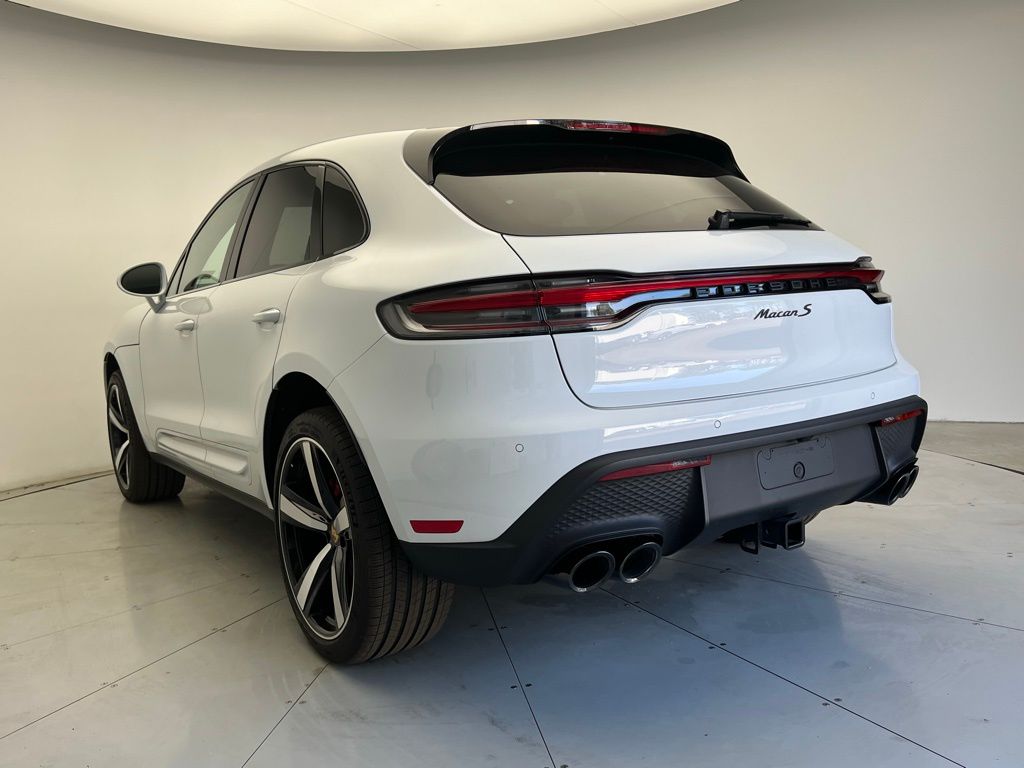 Thumbnail: 2024 Porsche Macan - 3
