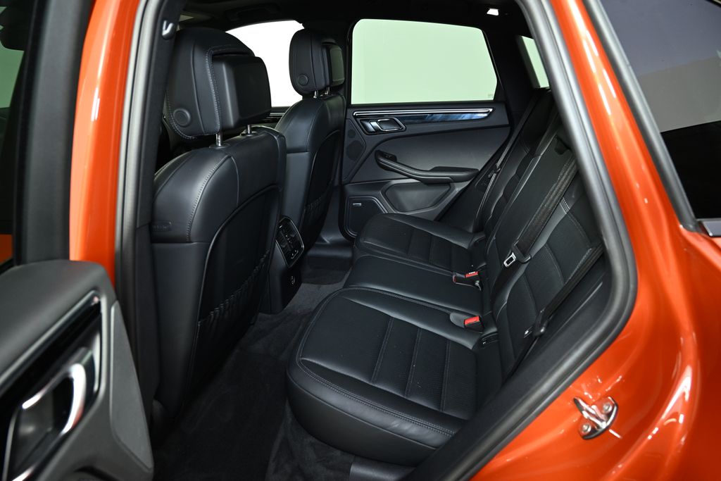 Thumbnail: 2024 Porsche Macan - 24