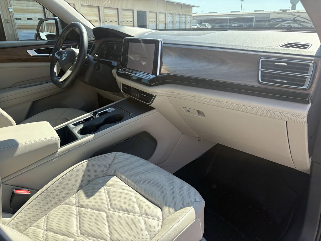 2024 Volkswagen Atlas 2.0T SE  at Big Star Chrysler Jeep Dodge Ram 