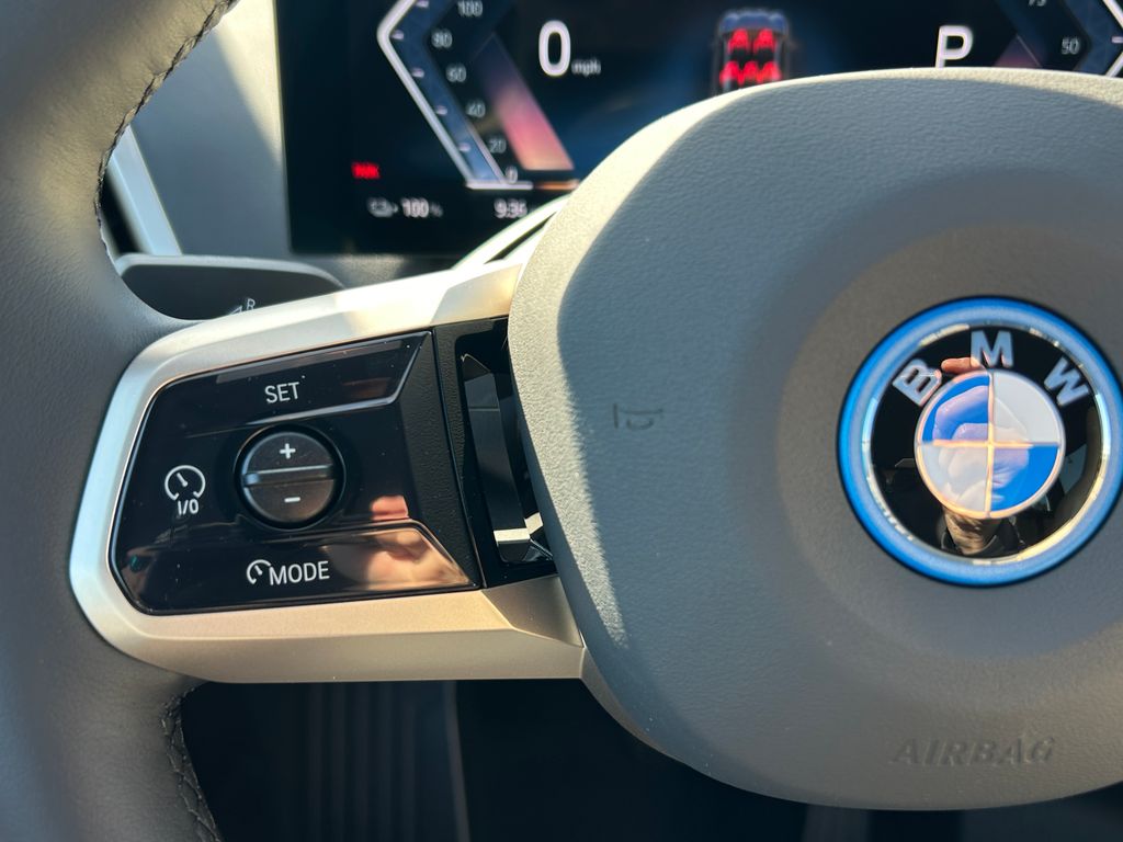 2025 BMW iX xDrive50 19