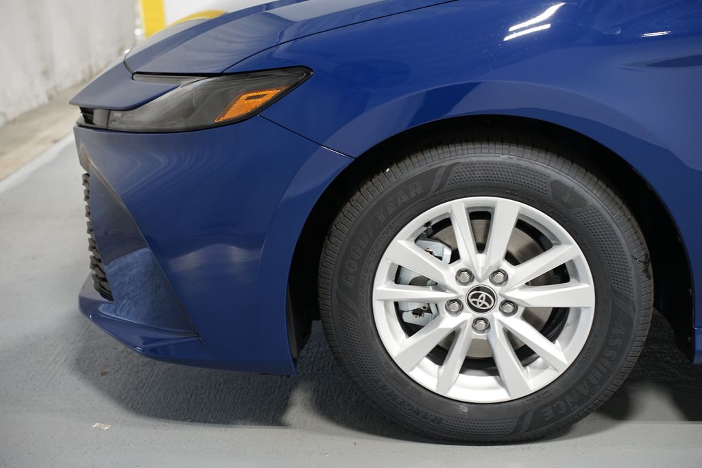Thumbnail: 2025 Toyota Camry - 5