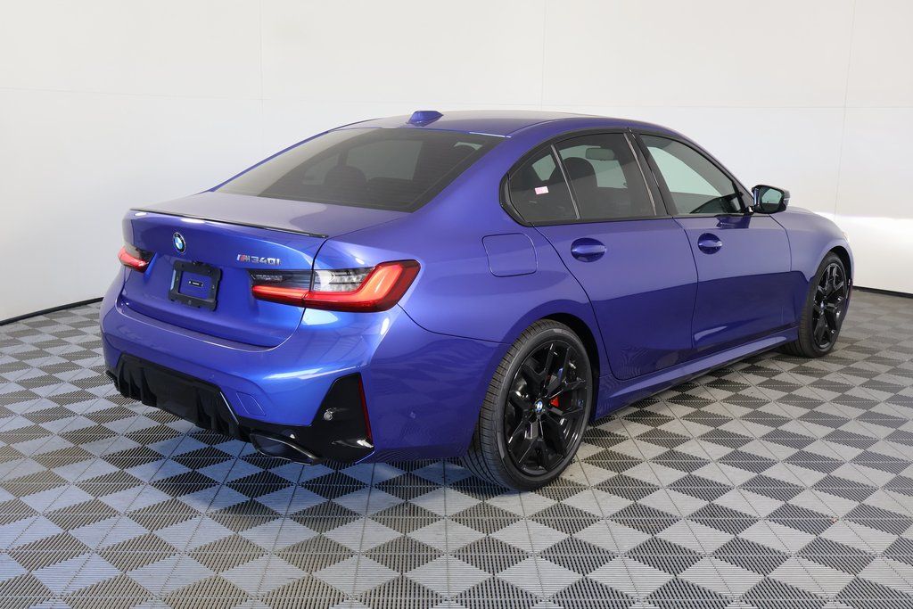 Thumbnail: 2026 BMW 3 Series - 2