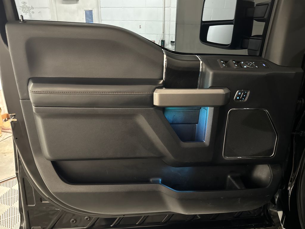 Used 2018 Black Ford Platinum image 17