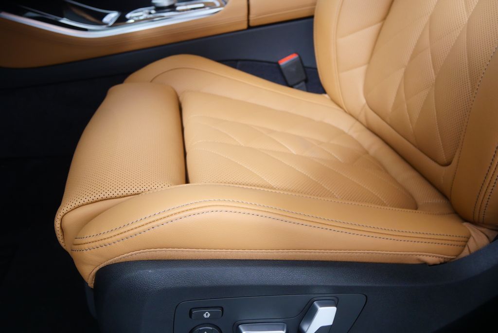 Thumbnail: 2026 BMW X5 - 10