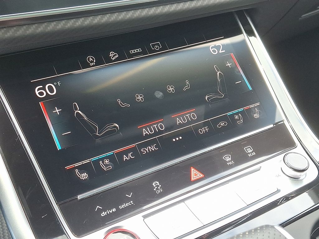 Thumbnail: 2025 Audi SQ7 - 16