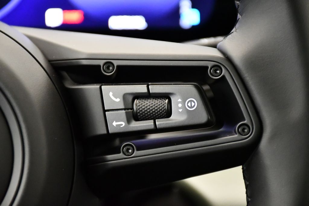 Thumbnail: 2025 Porsche Macan - 26