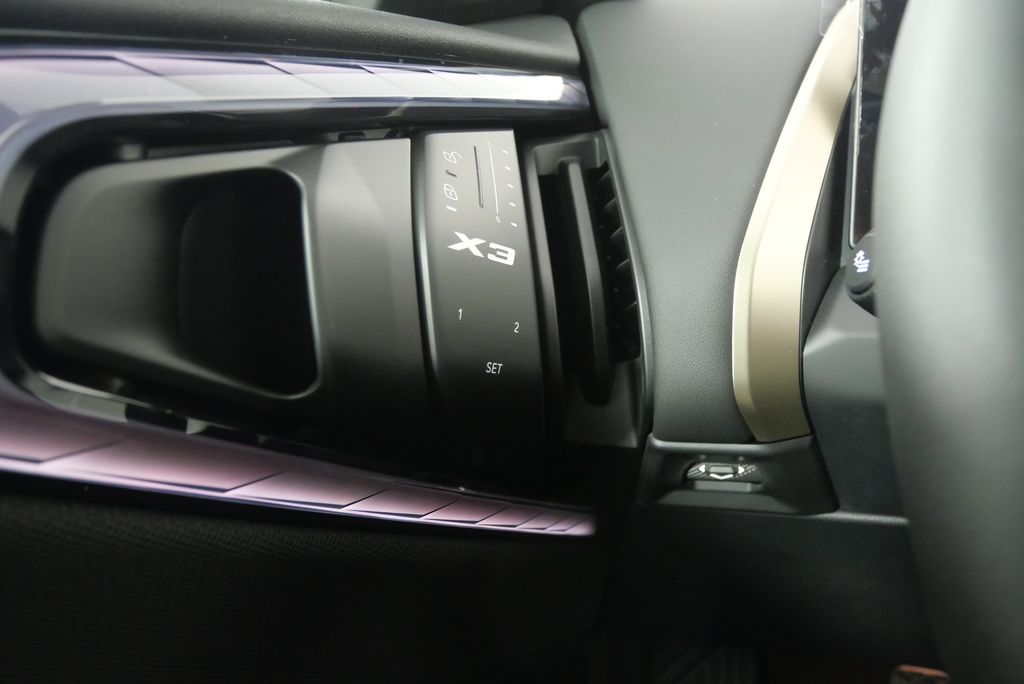 Thumbnail: 2025 BMW X3 - 20