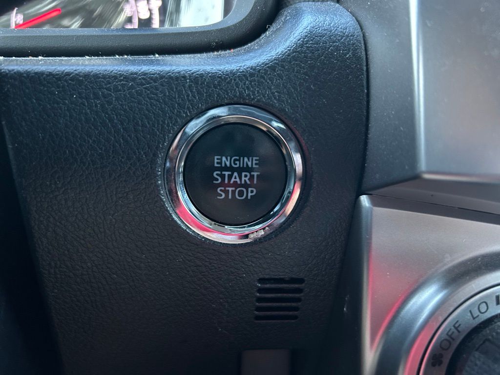 Thumbnail: 2022 Toyota 4Runner - 30