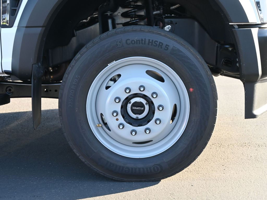 2026 Ford Super Duty F-550 DRW XL