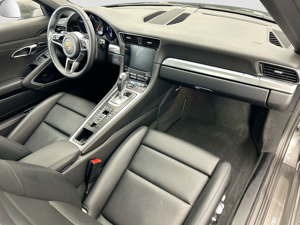 Thumbnail: 2017 Porsche 911 - 20