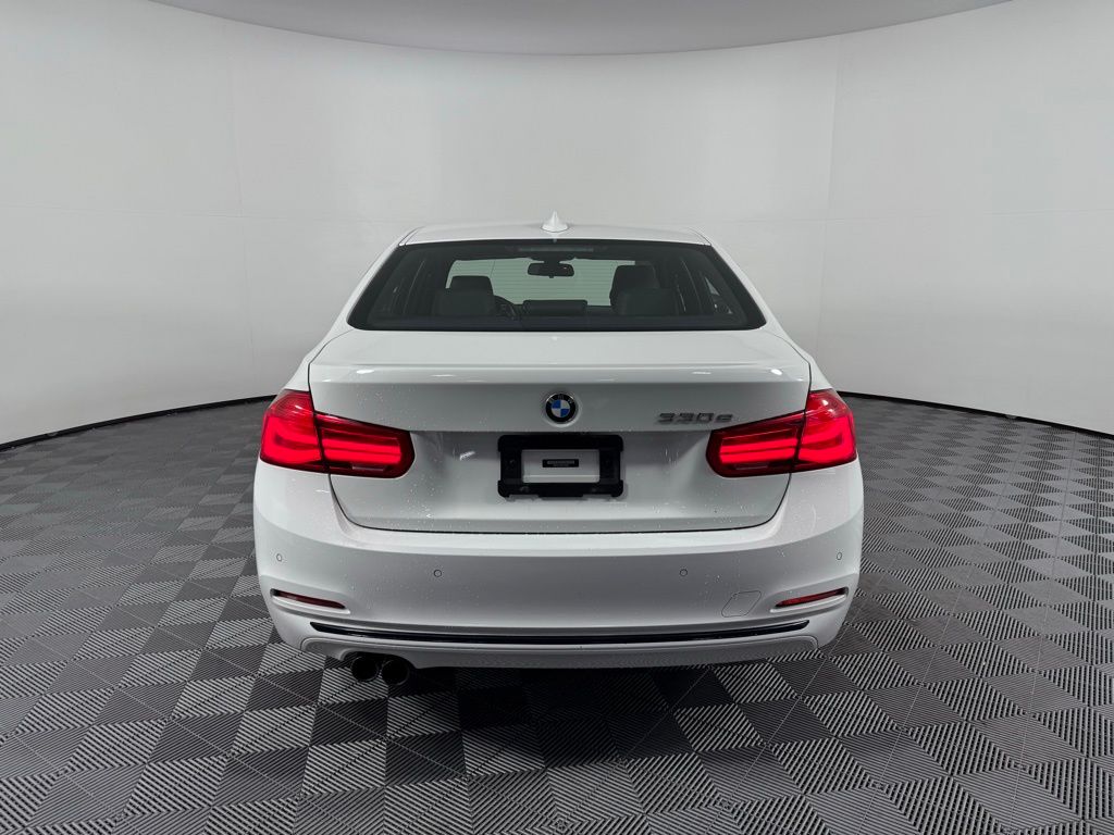 Thumbnail: 2017 BMW 3 Series - 5