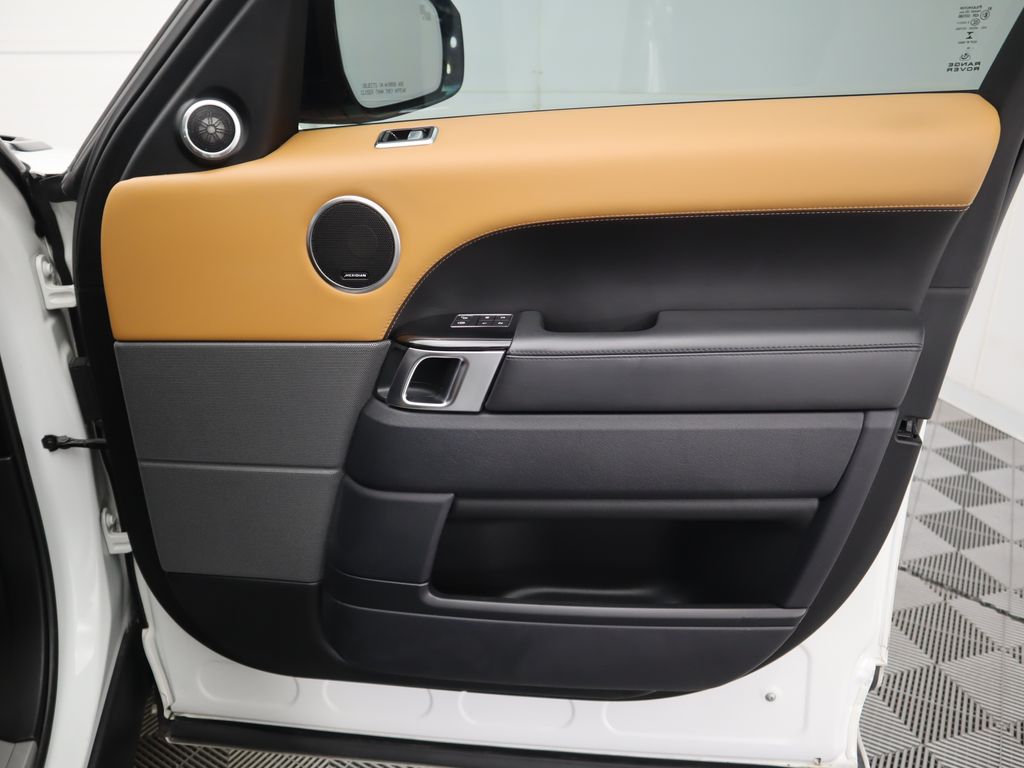 Thumbnail: 2019 Land Rover Range Rover Sport - 25