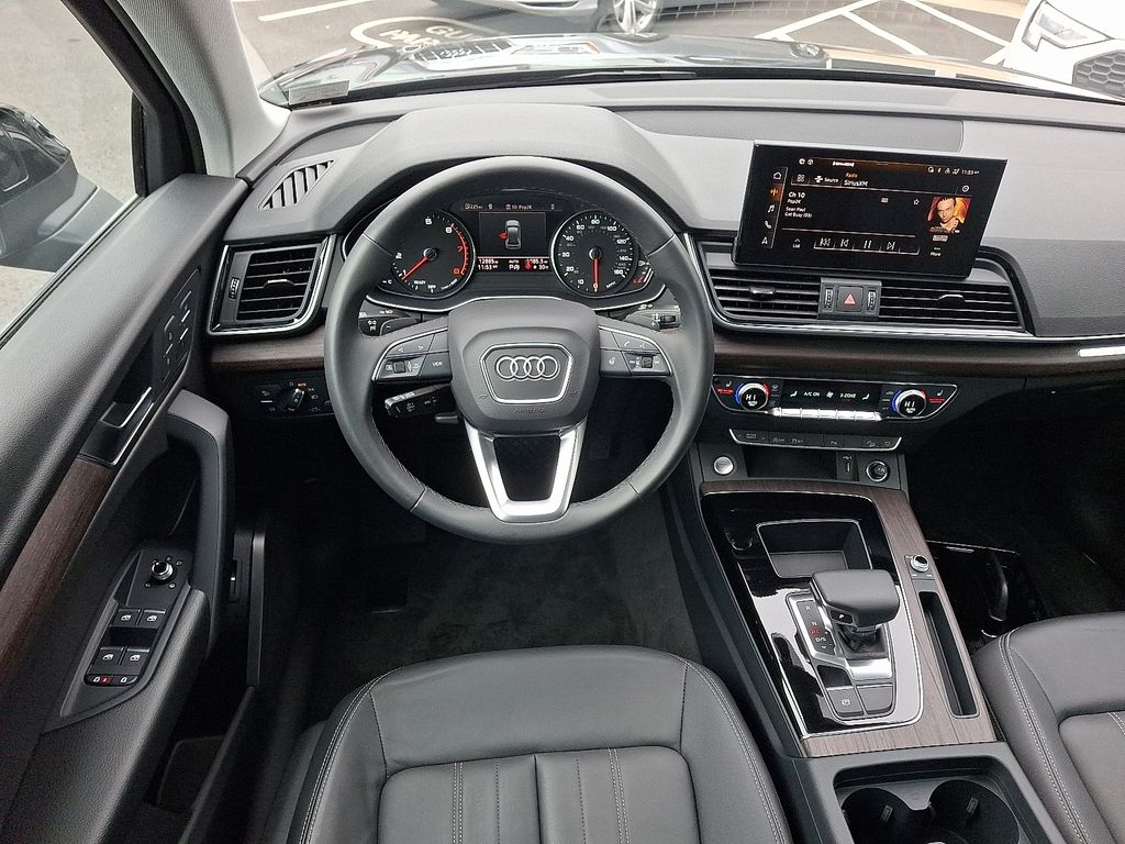 Thumbnail: 2024 Audi Q5 - 11