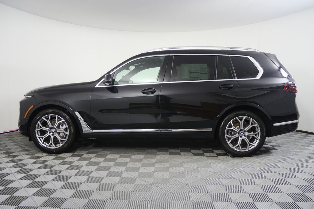 Thumbnail: 2026 BMW X7 - 6