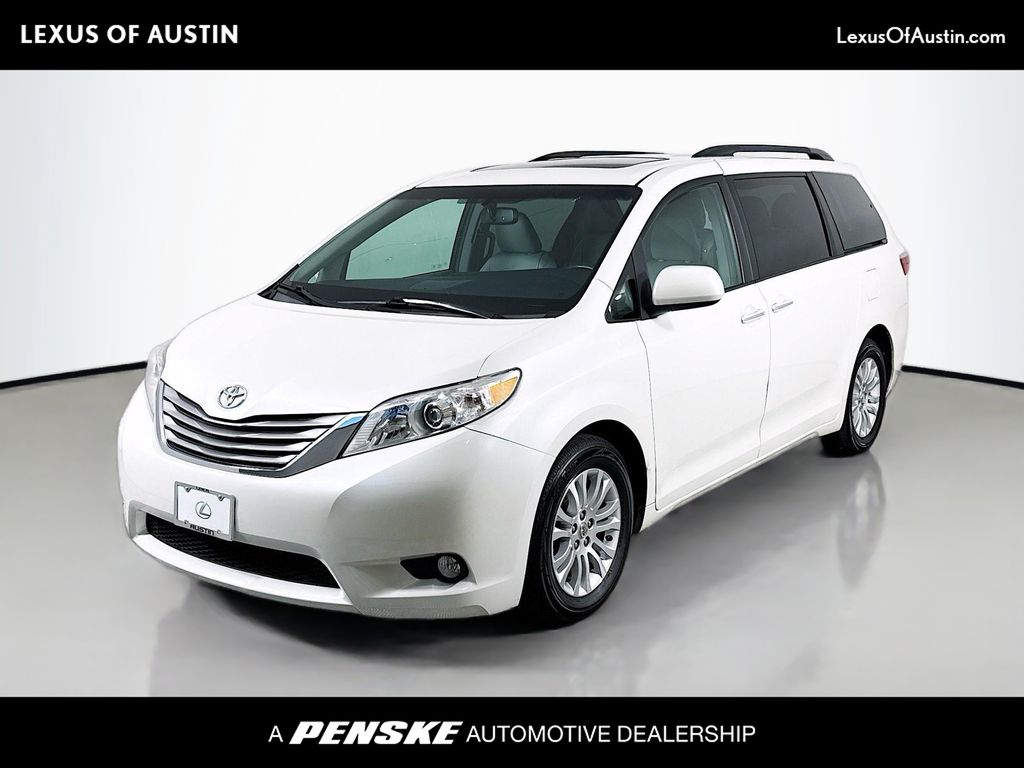 Thumbnail: 2017 Toyota Sienna - 1