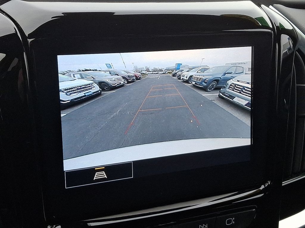 Thumbnail: 2023 Chevrolet Traverse - 19