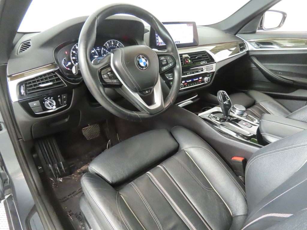 Thumbnail: 2018 BMW 5 Series - 28