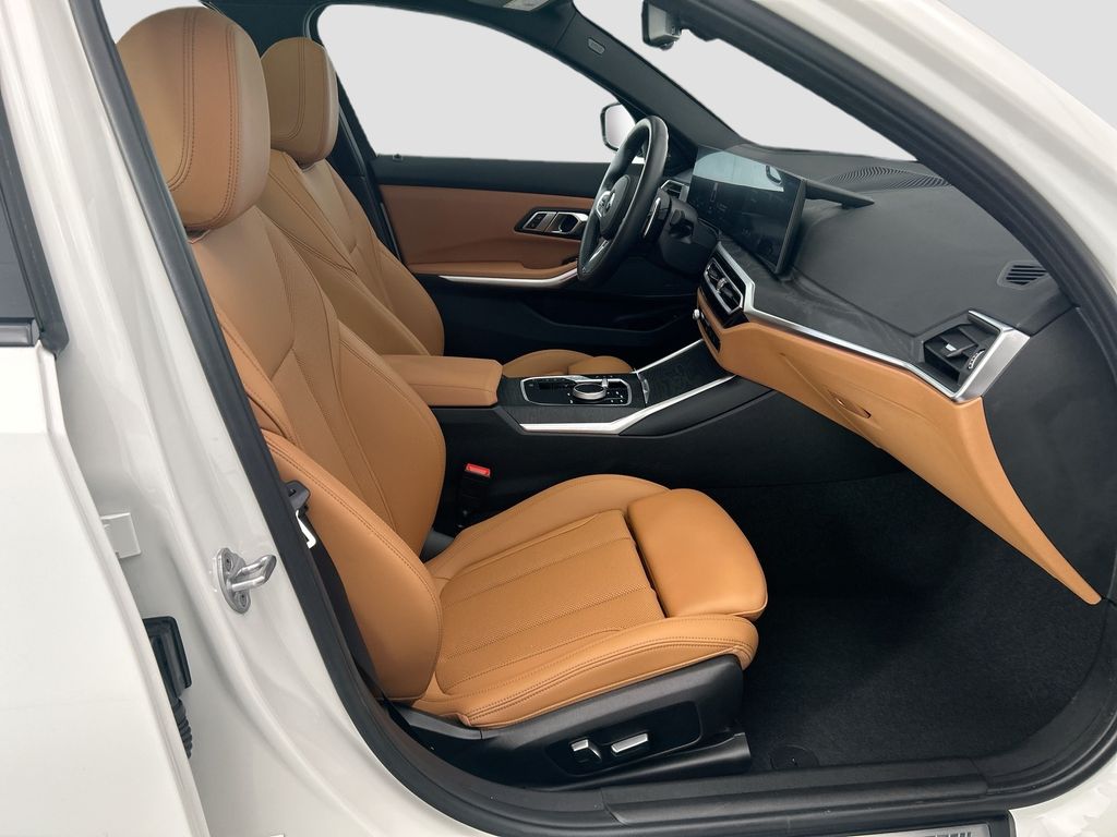 Used 2023 White BMW M340i image 19