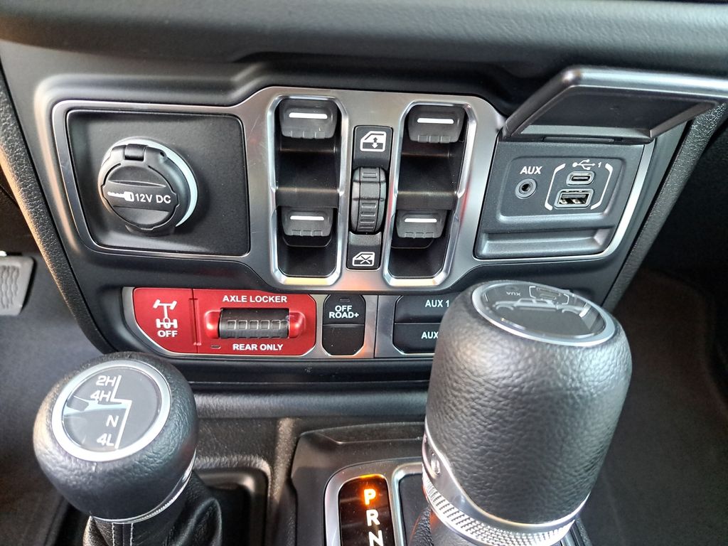 New Car 2025 Jeep Gladiator  Mojave For Sale Under $50,000 In Austin, Texas