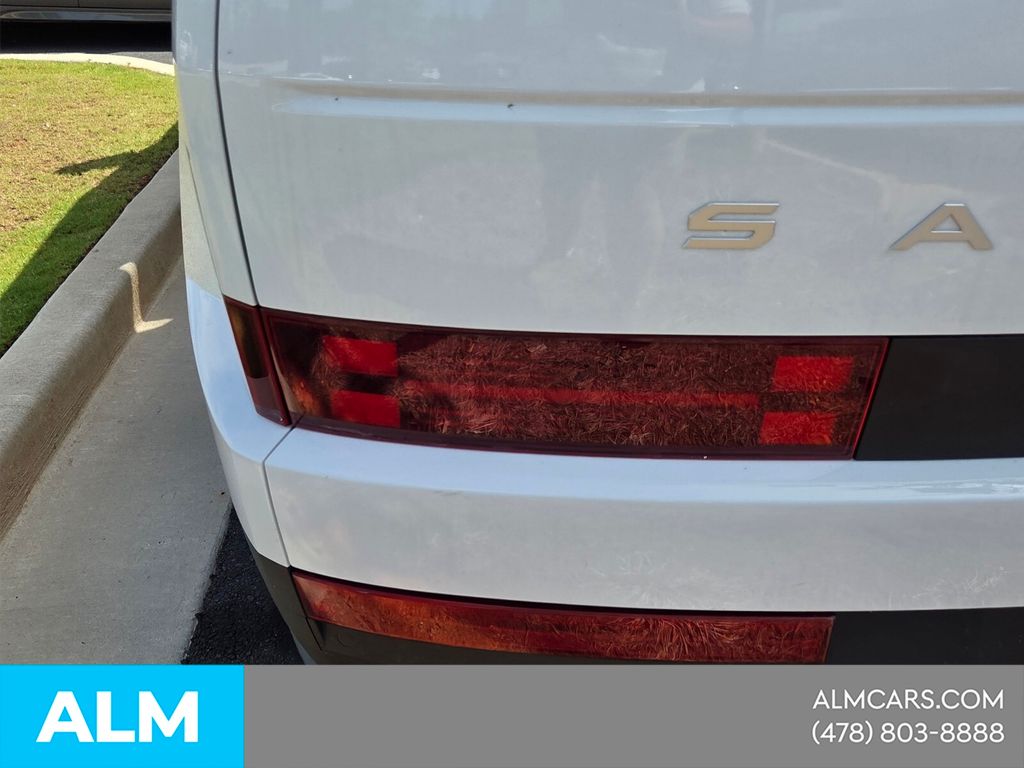 Used 2024 White Hyundai SEL image 11