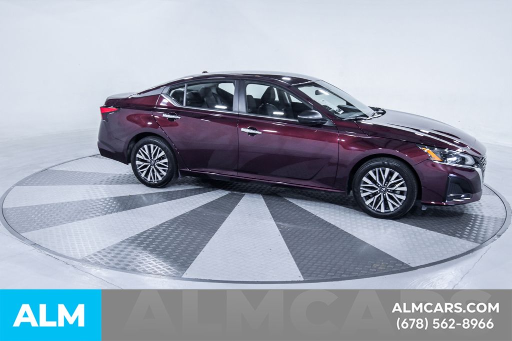 Used 2025 Red Nissan 2.5 SV image 13