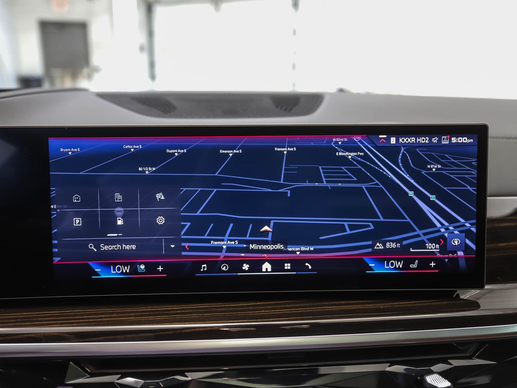 Thumbnail: 2026 BMW X7 - 16