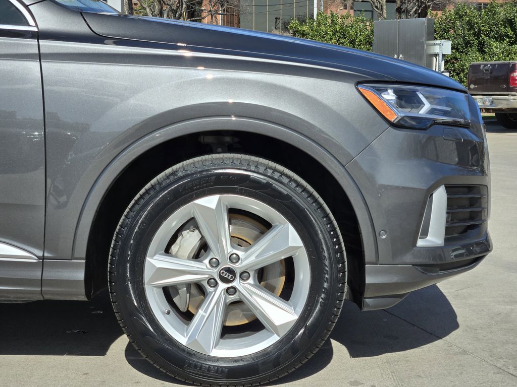 used 2023 Audi Q7 car, priced at $38,294
