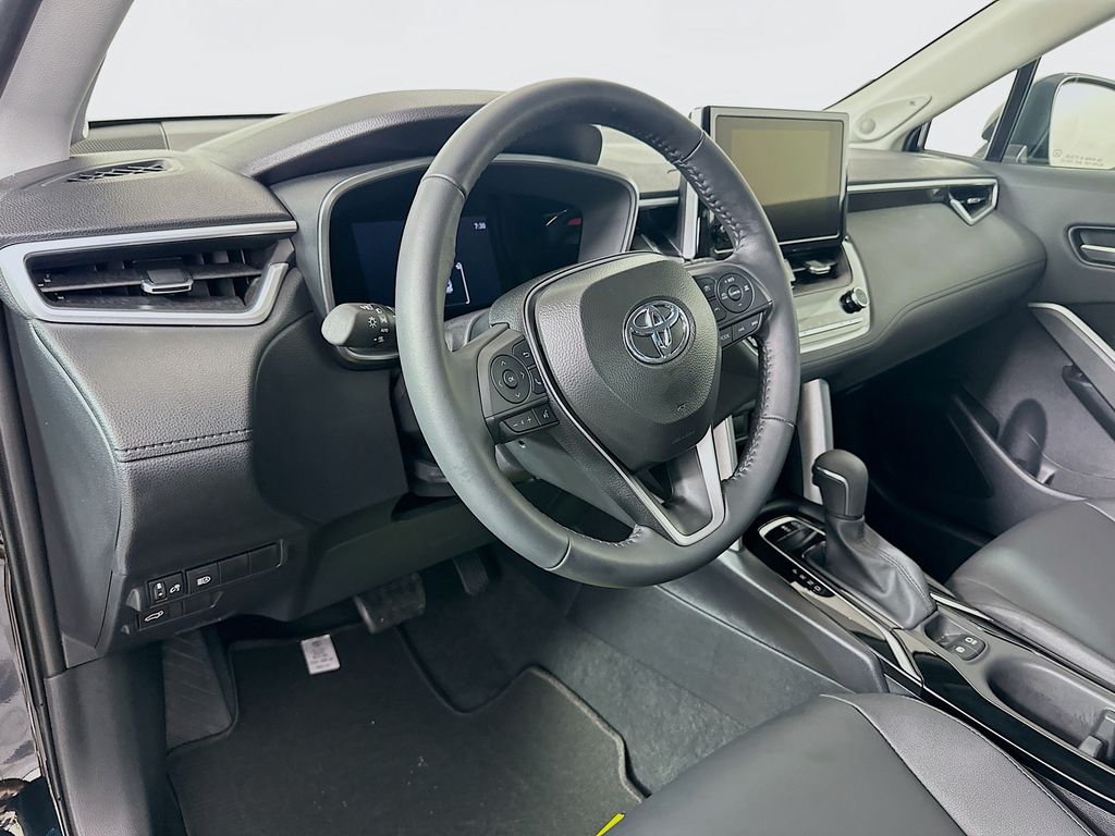 Thumbnail: 2025 Toyota Corolla Cross - 9