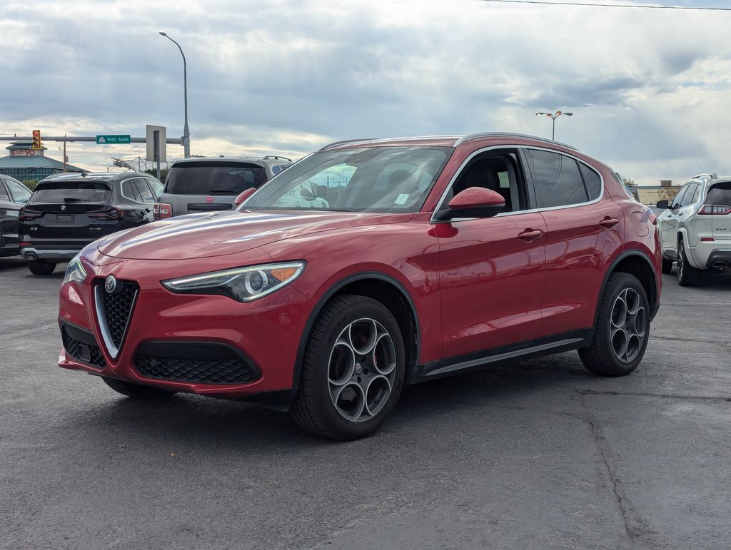 2018 Alfa Romeo Stelvio Base 9